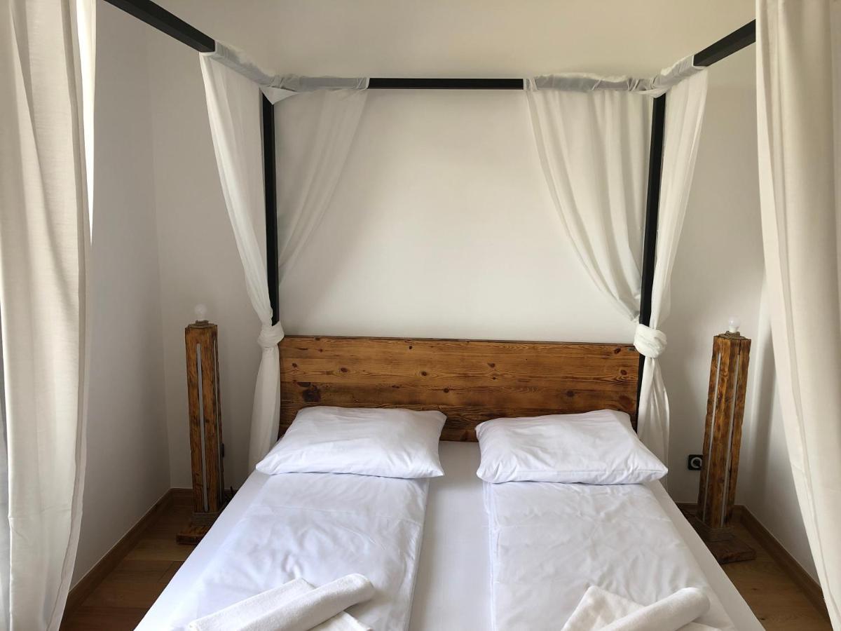 Bed and Breakfast Dwor Gogolewo Nad Warta à Ksiaz Wielkopolski Extérieur photo